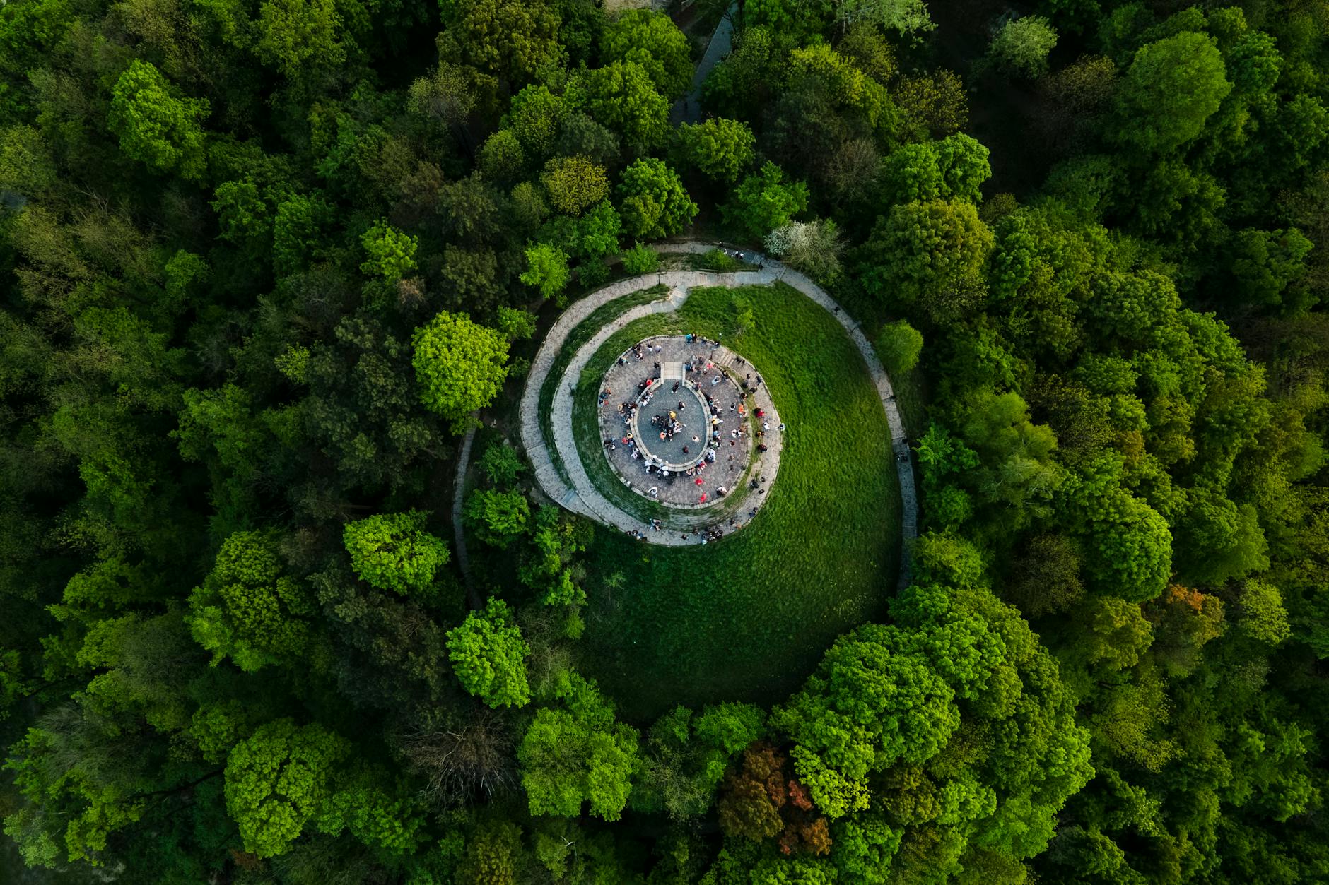 Zielone Świątki w Sławkowie: Tradycja, natura i wspólne świętowanie